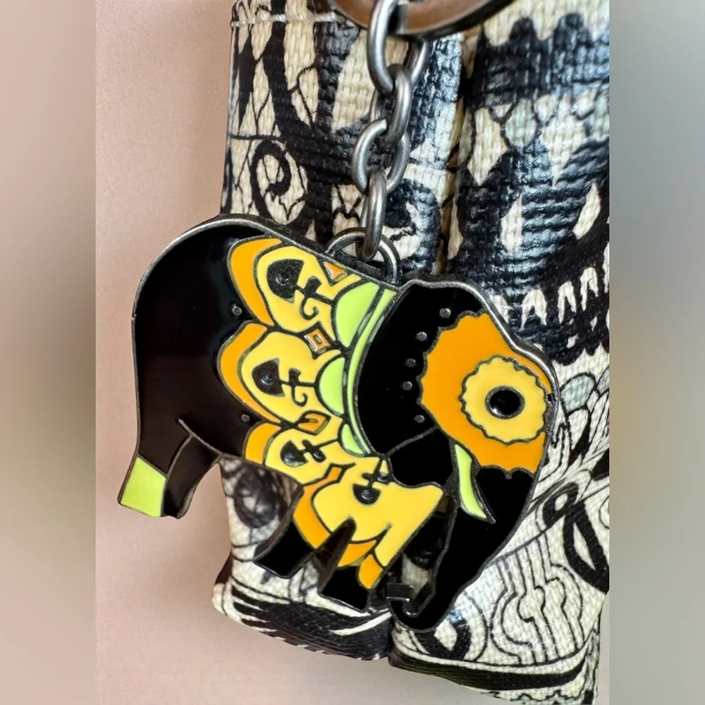 SAKROOTS Artist Circle Flat Crossbody Bag. - Picture 3 of 16